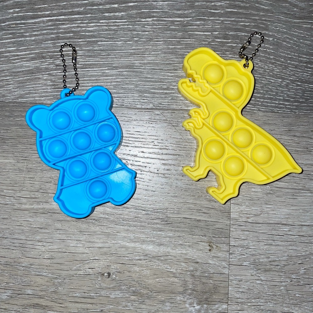 2 fidget keychains
